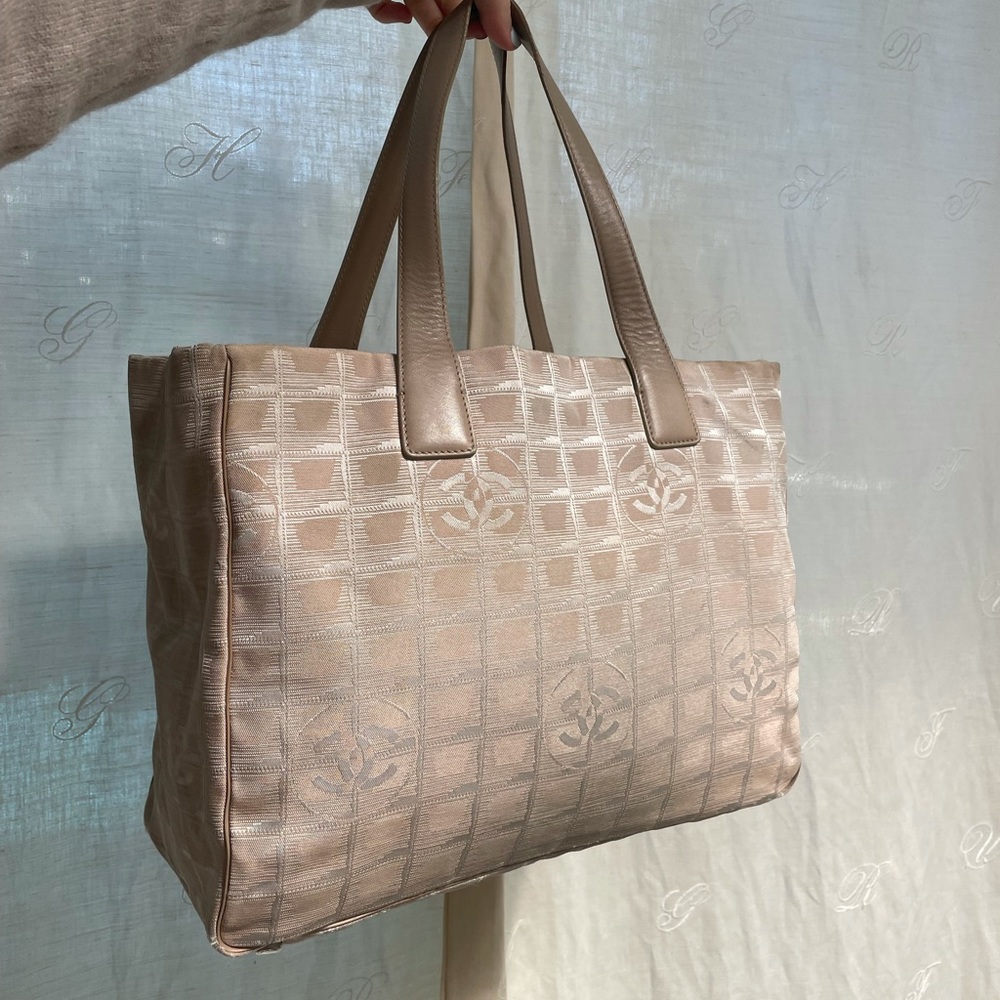 Chanel 💕Travel Tote Fabric Leather Strap Pink Tan Quilted Appearance CC Logo